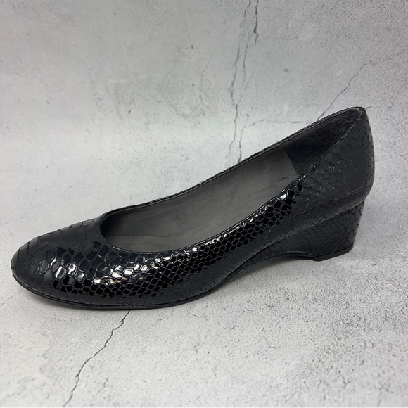 Stuart Weitzman Croc Embossed Leather Slip on Wedge Heel with Rubber Sole. EUC.
